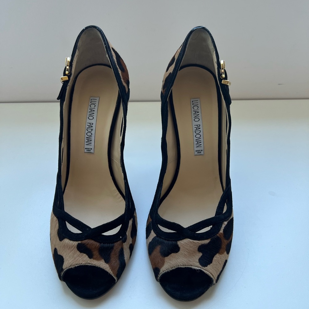 Leopard print gorgeous Luciano Padovan heels in like new condition. Size 39.5
